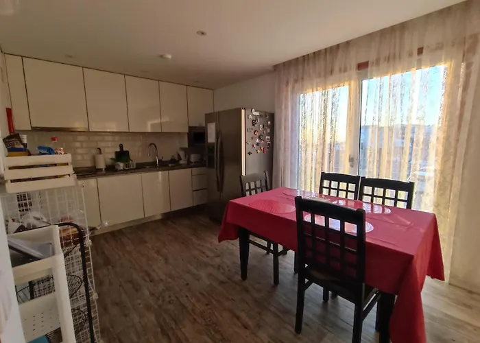 Cachinnans & ApartmentsHostel